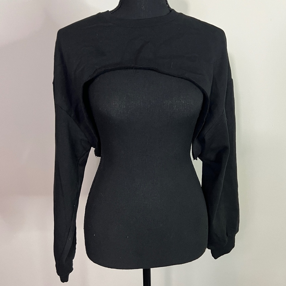 H&M Front Crop Sweater